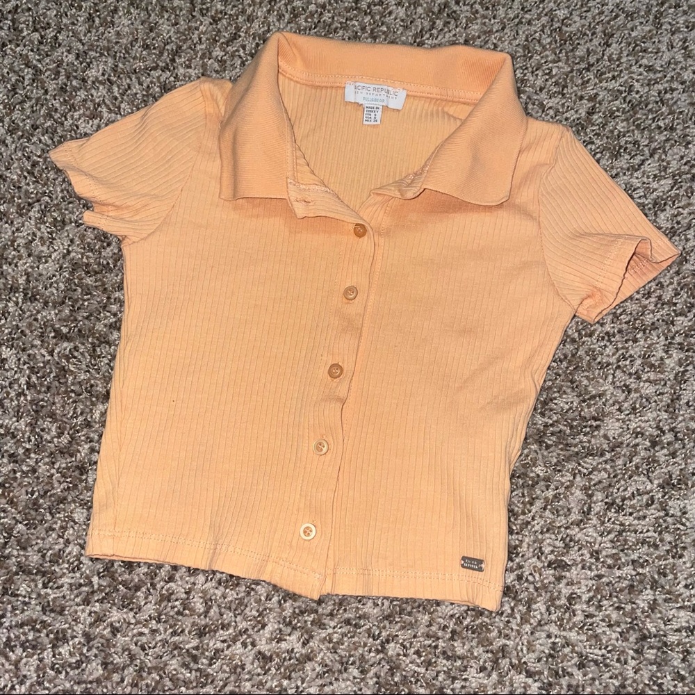 Cropped collared button up